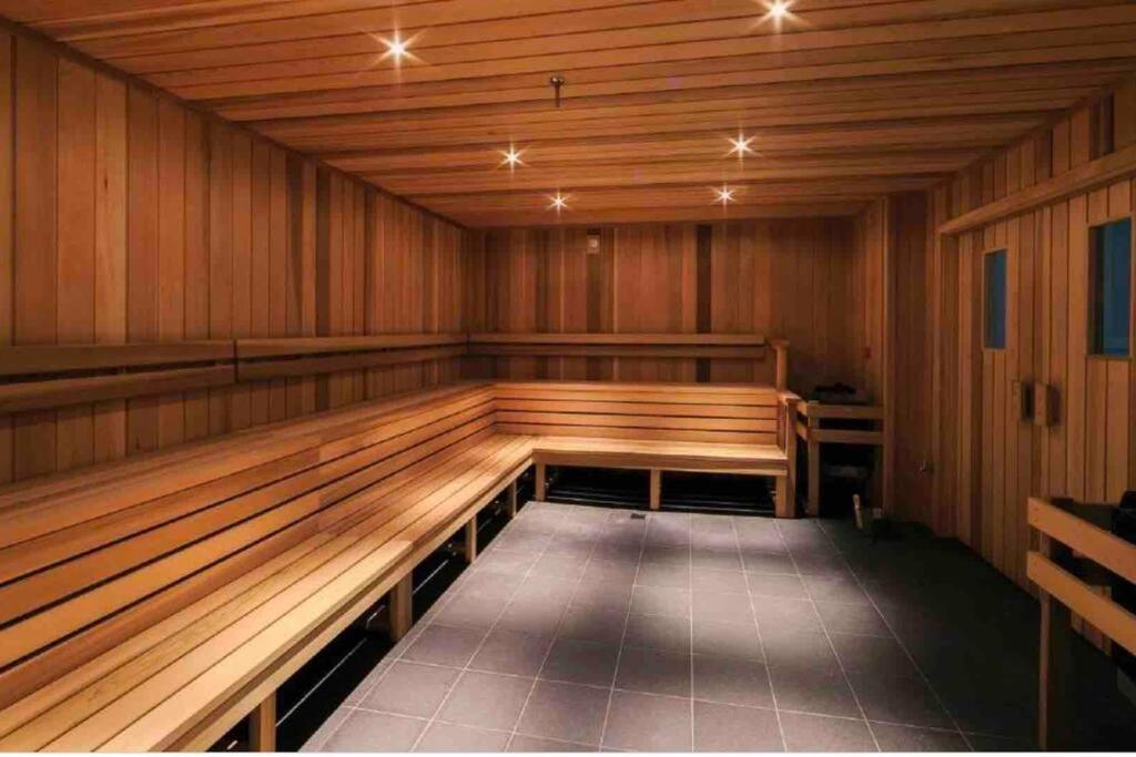 Midnight Luxe 2br 2bath 2car 528 In The Heart Of Braddon Pool Sauna Gym Secure Parking Wifi Wine Apartment *