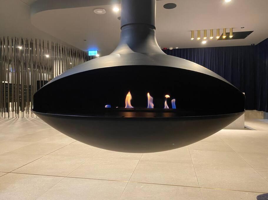 Apartment Midnight Luxe 2br 2bath 2car 528 In The Heart Of Braddon Pool Sauna Gym Secure Parking Wifi Wine
